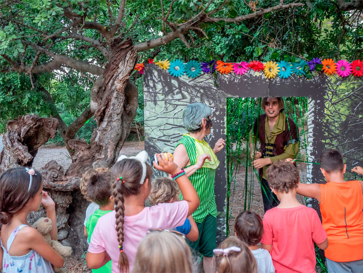 imagenes divirtiendo a los niños